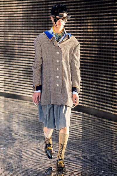 Look 44